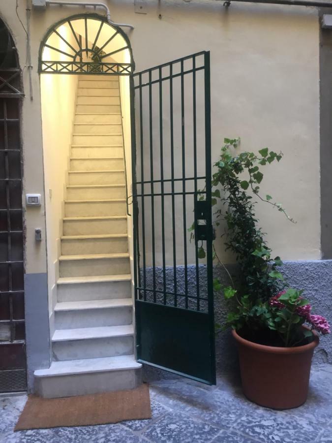 Geco'S Apartment Napoli Esterno foto