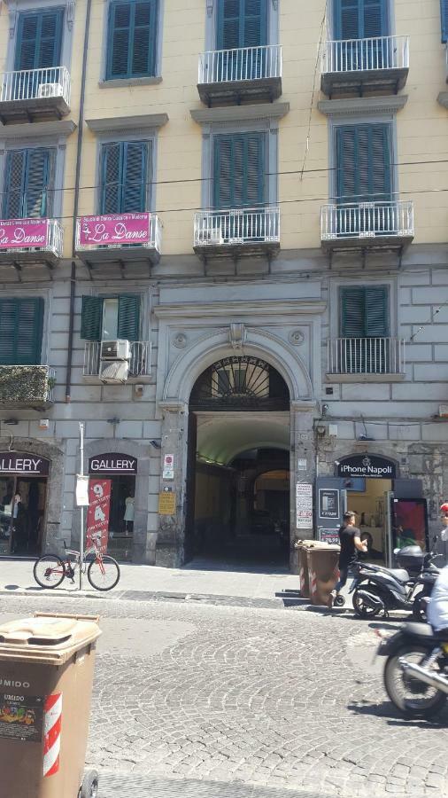 Geco'S Apartment Napoli Esterno foto